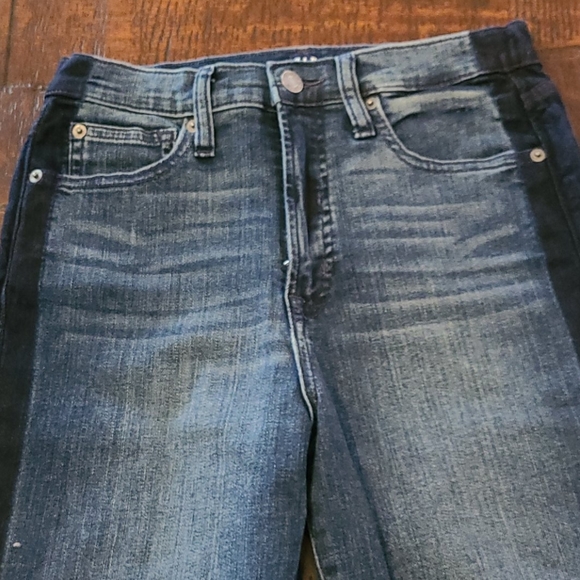 Amazing Gap Jeans NWOT.  28 petite - Picture 2 of 8